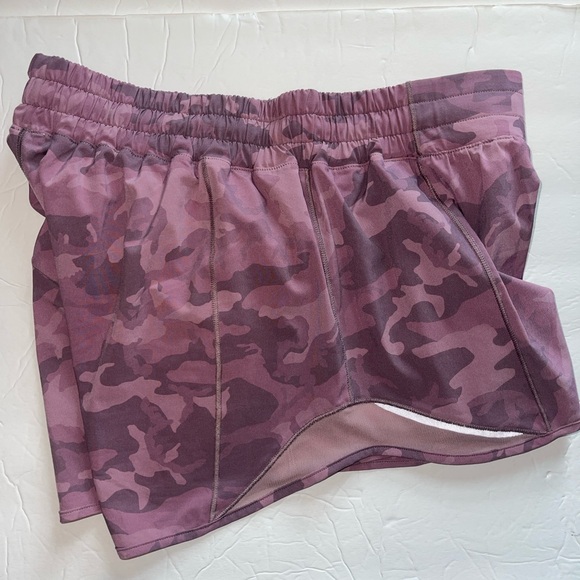 Lululemon 8 Tall Hotty Hot Short Incognito Camo Pink Taupe Multi/Pink Taupe - Picture 4 of 12